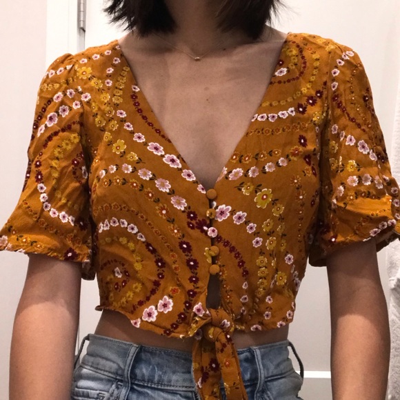 Forever 21 Tops - Floral Tie Front Top